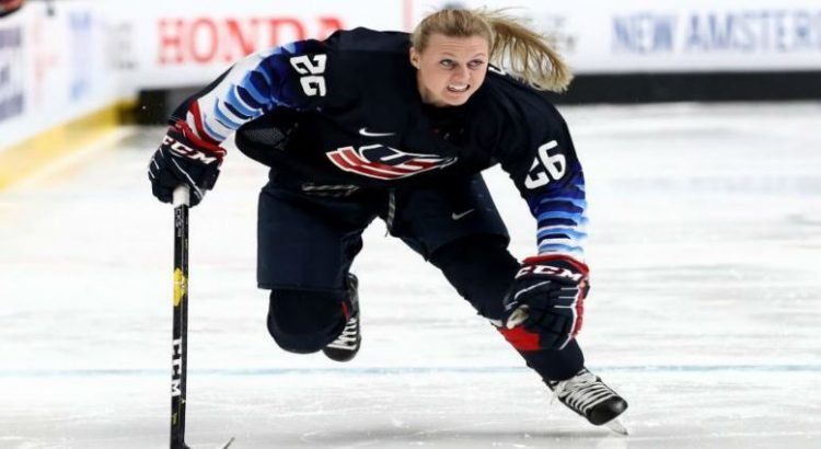 Hockey revisará sus políticas sobre transexualidad