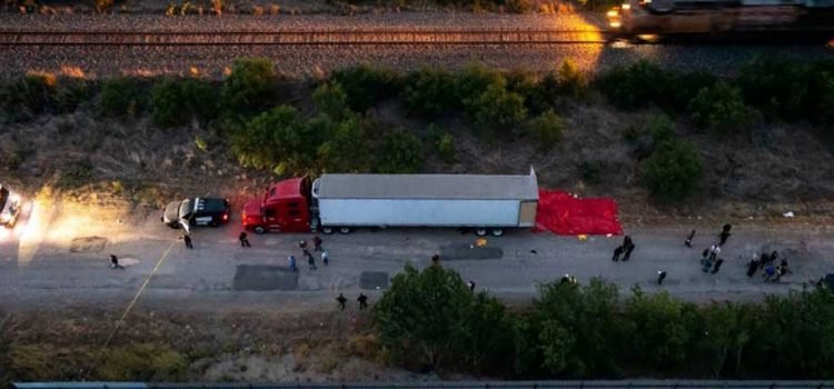 Van 27 mexicanos identificados entre migrantes muertos en Texas Van 27 mexicanos identificados entre migrantes muertos en Texas