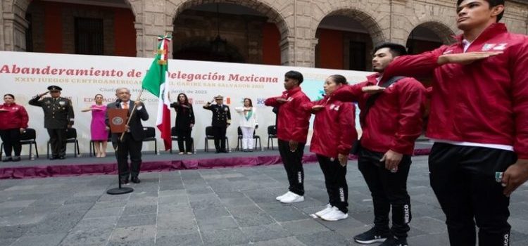 AMLO abandera a la delegación mexicana que participará en los Juegos Centroamericanos