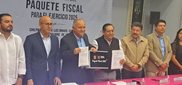 Entregan el Paquete Fiscal 2025