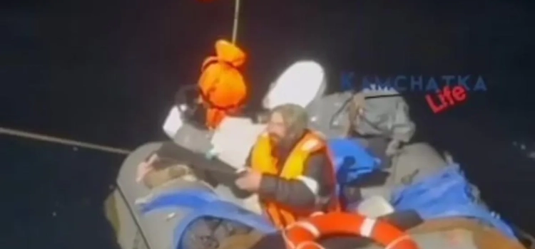 Sobreviviente en el mar de Ojotsk: rescatan a hombre tras dos meses a la deriva