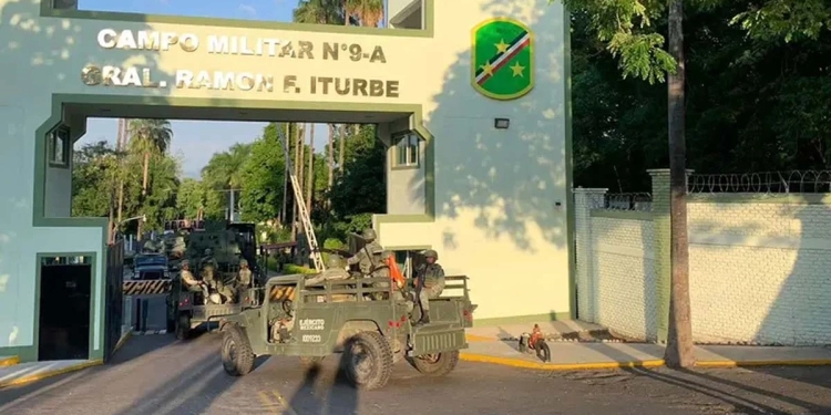 El Ejército Mexicano despliega fuerzas especiales y vehículos blindados en Sinaloa para frenar la violencia