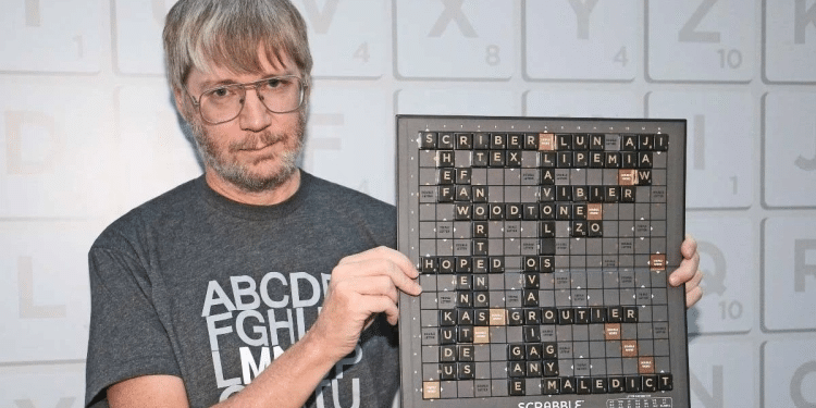 Neozelandés gana el campeonato de Scrabble en español… y ni siquiera habla el idioma