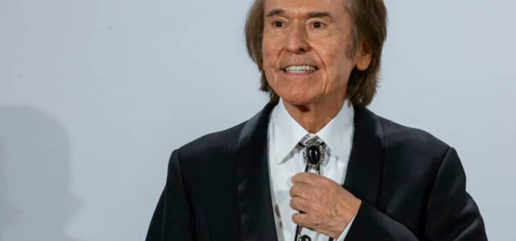 Raphael ha pasado la noche “tranquilo y consciente”
