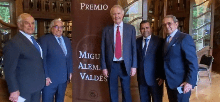 Acapulco recibe el premio a la Excelencia Turística
