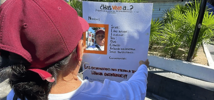 Muestran exposición fotográfica de personas desaparecidas en Acapulco