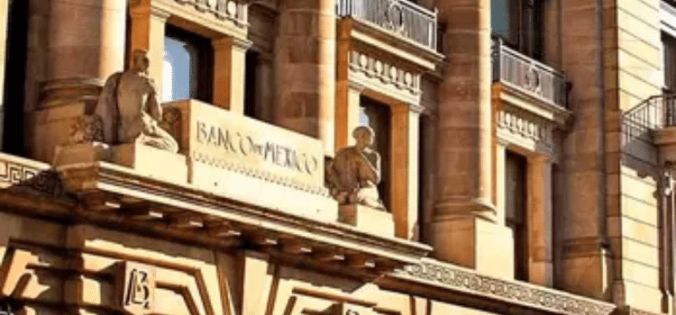 Banxico advierte posible recesión económica en México durante 2025