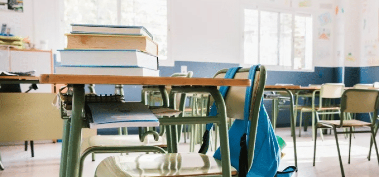 Recortan horarios en escuelas por intenso calor