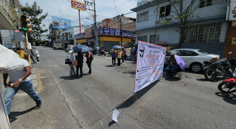Paralizan y provocan caos en el centro de Chilpancingo : CETEG