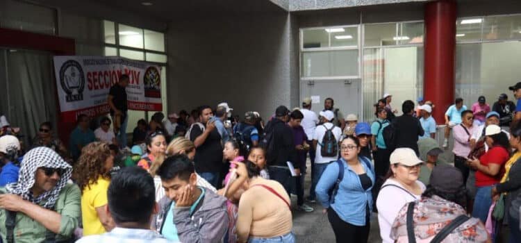 CETEG irrumpe violentamente el festejo del SNTE