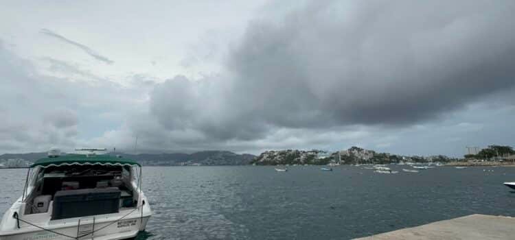 Cierran puerto de Acapulco a embarcaciones menores