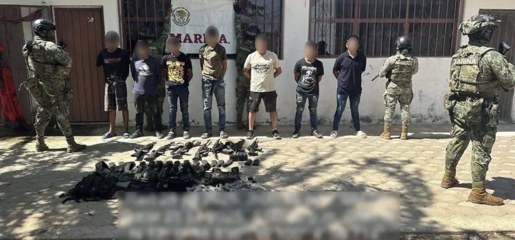 La Marina detiene a hombres armados y con droga