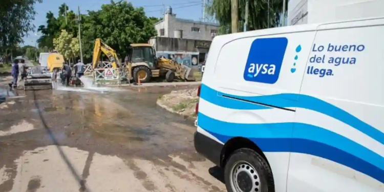 Inicia Argentina privatización de AySA, la empresa estatal de agua