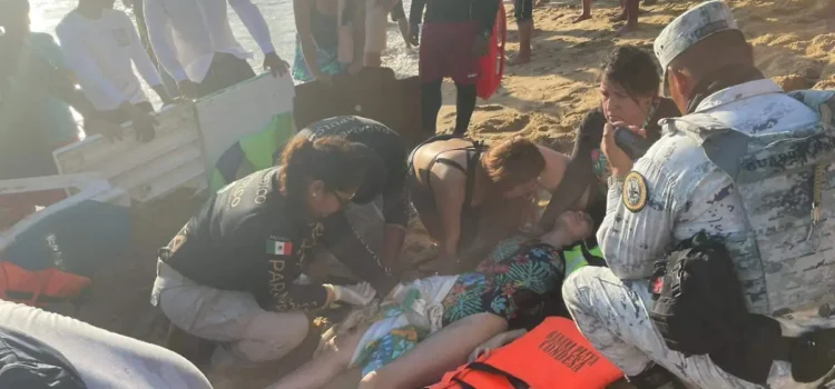Una lancha embiste a joven turista y sufre grave herida Una lancha embiste a joven turista y sufre grave herida