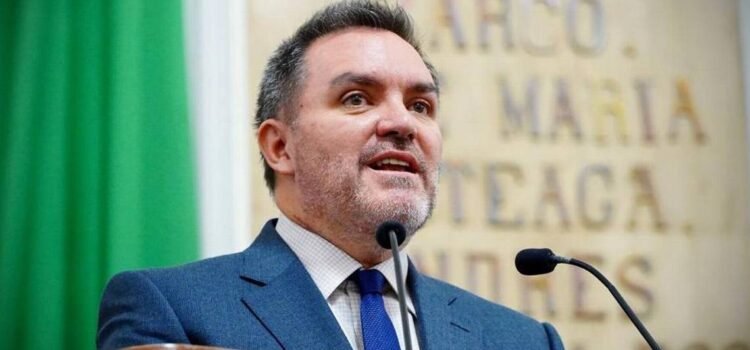Piden comisión para el caso Adán Augusto López