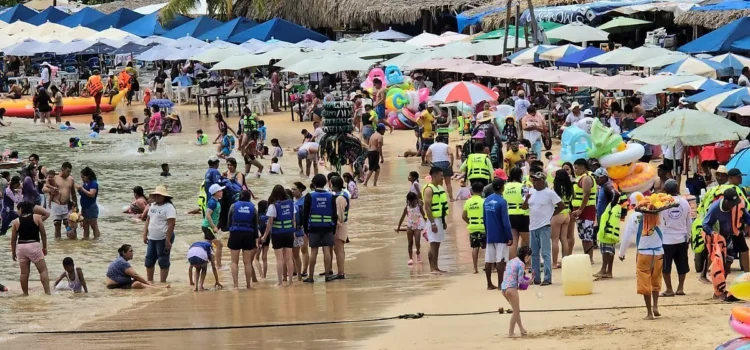 Acapulco registra alta afluencia turística en penúltimo fin de semana de septiembre