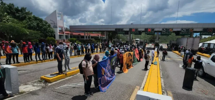 Inicia jornada de lucha por los 11 años de la desaparición de los 43 de Ayotzinapa