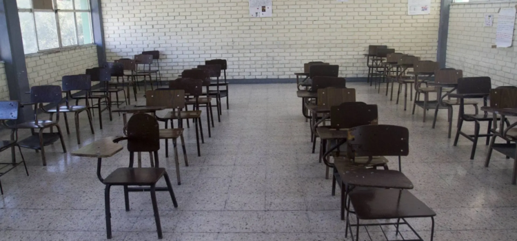 Guerrero suspende clases por segundo día consecutivo ante efectos de la Depresión Tropical 13-E