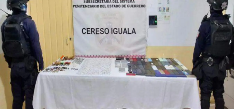 Decomisan droga, celulares y objetos prohibidos dentro del CERESO de Iguala Decomisan droga, celulares y objetos prohibidos dentro del CERESO de Iguala