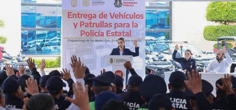 Refuerzan seguridad con entrega de nuevas patrullas para la Policía Estatal: Gobernadora Evelyn Salgado
