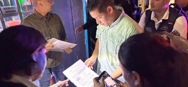 Detectan irregularidades en 15 establecimientos durante operativo en la zona turística de Acapulco