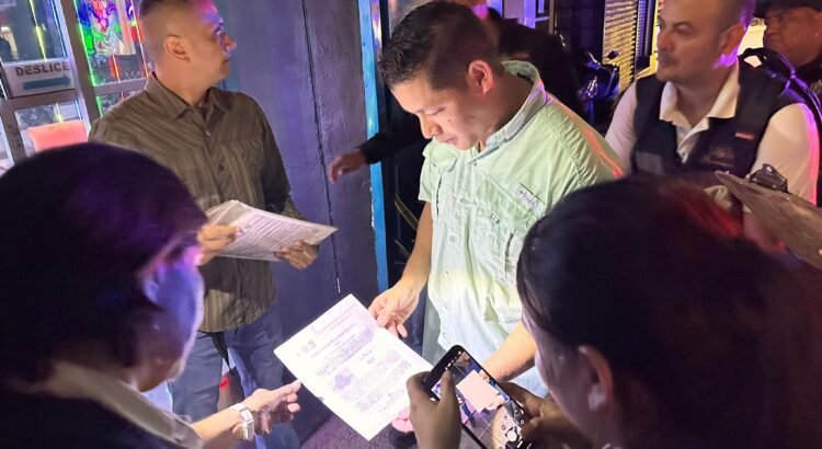 Detectan irregularidades en 15 establecimientos durante operativo en la zona turística de Acapulco Detectan irregularidades en 15 establecimientos durante operativo en la zona turística de Acapulco