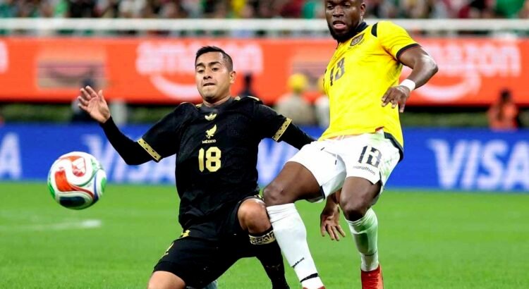México mejora y empata ante Ecuador