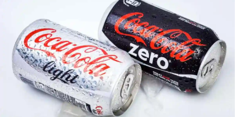 Aligeran impuestos a los refrescos light