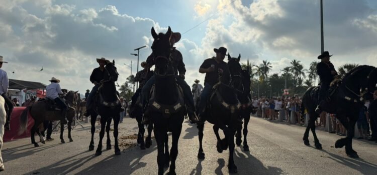 Un éxito la Cabalgata Nacional, y provoca caos vial
