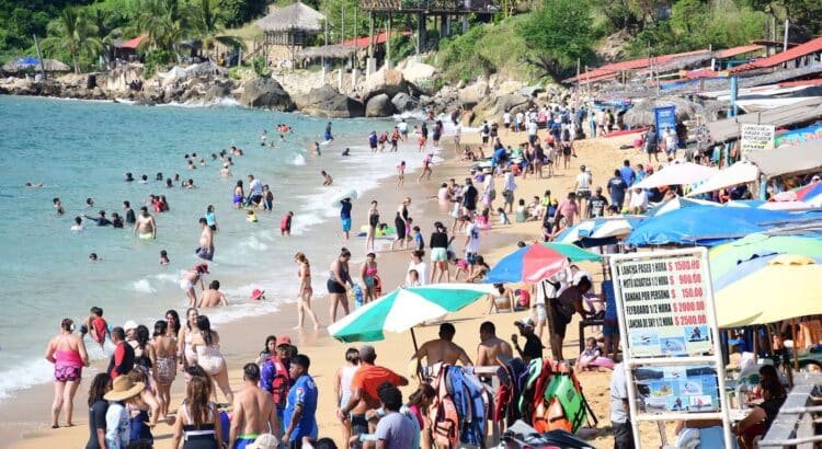 Fin de semana largo deja derrama económica de 819 millones de pesos en Guerrero Fin de semana largo deja derrama económica de 819 millones de pesos en Guerrero