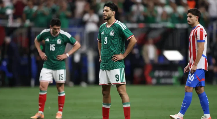 México cae 2-1 ante Paraguay y cierra sus compromisos de 2025 con saldo negativo