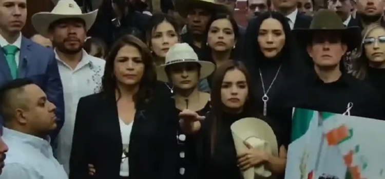 Rinde protesta Grecia Quiroz como nueva alcaldesa de Uruapan Rinde protesta Grecia Quiroz como nueva alcaldesa de Uruapan