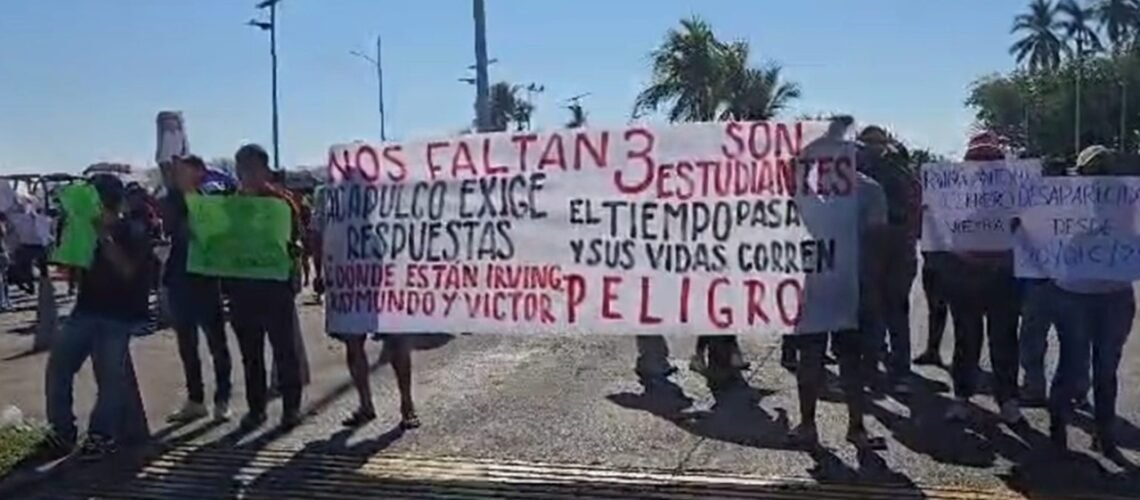 Más de 6 horas duró la protesta por 3 alumnos del Tecnológico desaparecidos