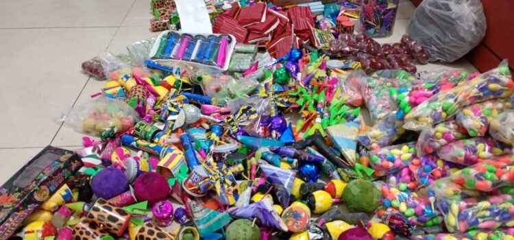 Logran en operativo decomisar 7 mil piezas de pirotecnia en mercado de Chilapa