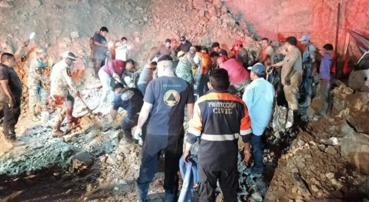 Mueren sepultadas madre y sus dos hijas en Tlapa Mueren sepultadas madre y sus dos hijas en Tlapa