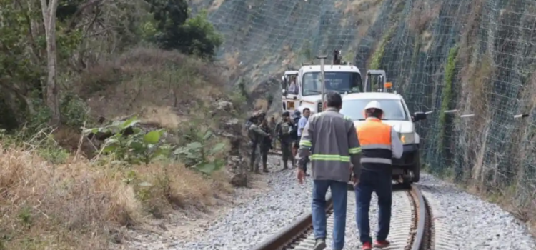 Investiga FGR causas del descarrilamiento del Tren del Corredor Interoceánico Investiga FGR causas del descarrilamiento del Tren del Corredor Interoceánico