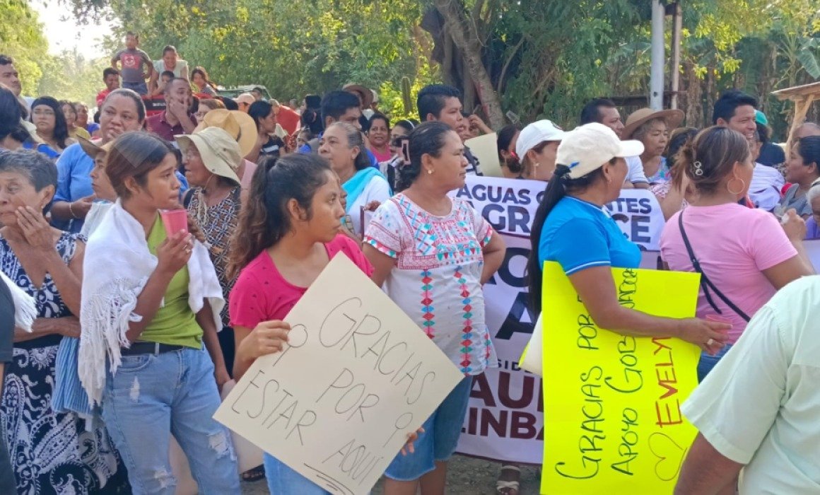 Habitantes interceptan a Claudia Sheinbaum en Acapulco para exigir obras; tensión marca gira presidencial